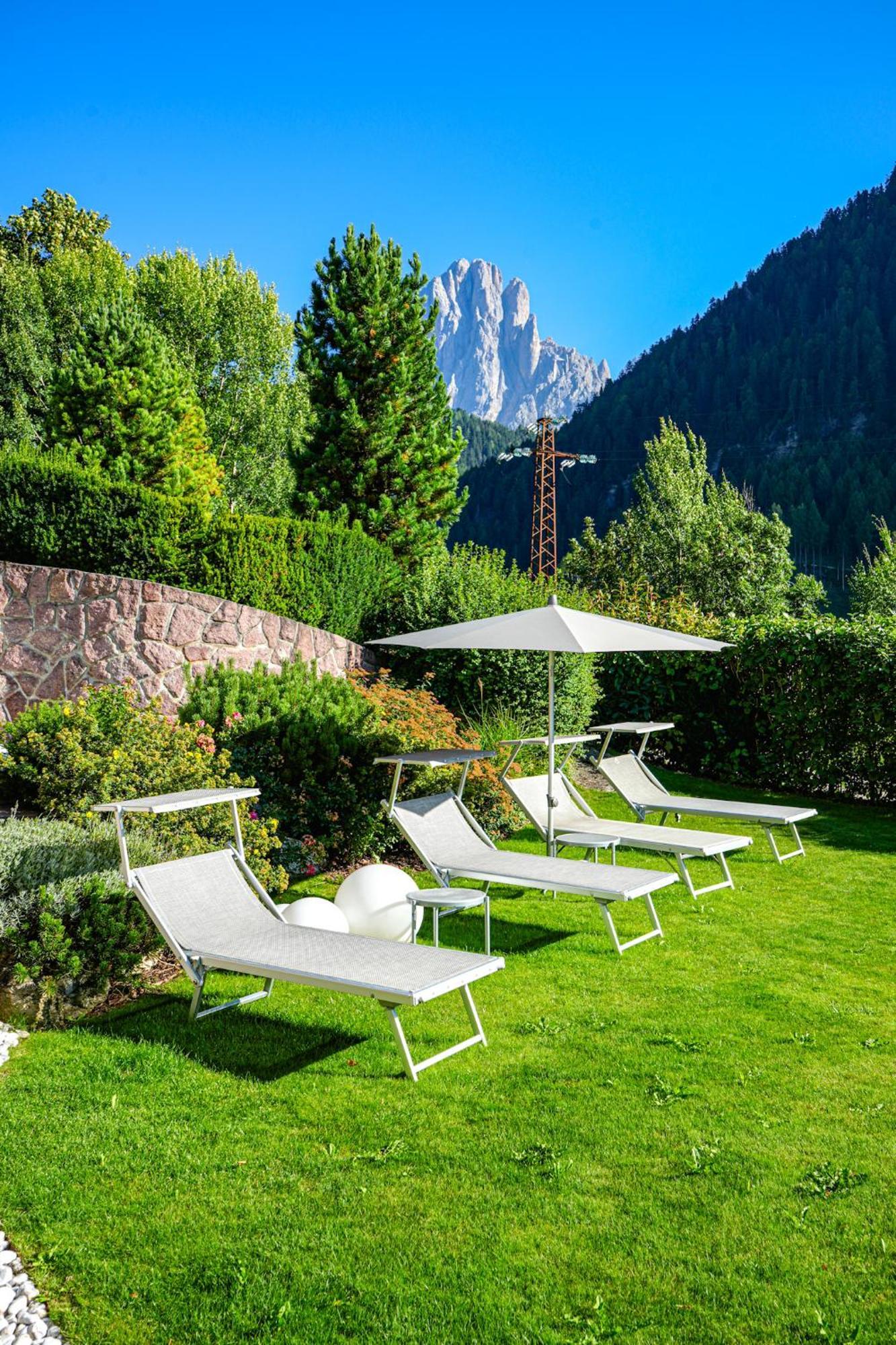 B&B Hotel Mirabel Ortisei Kültér fotó