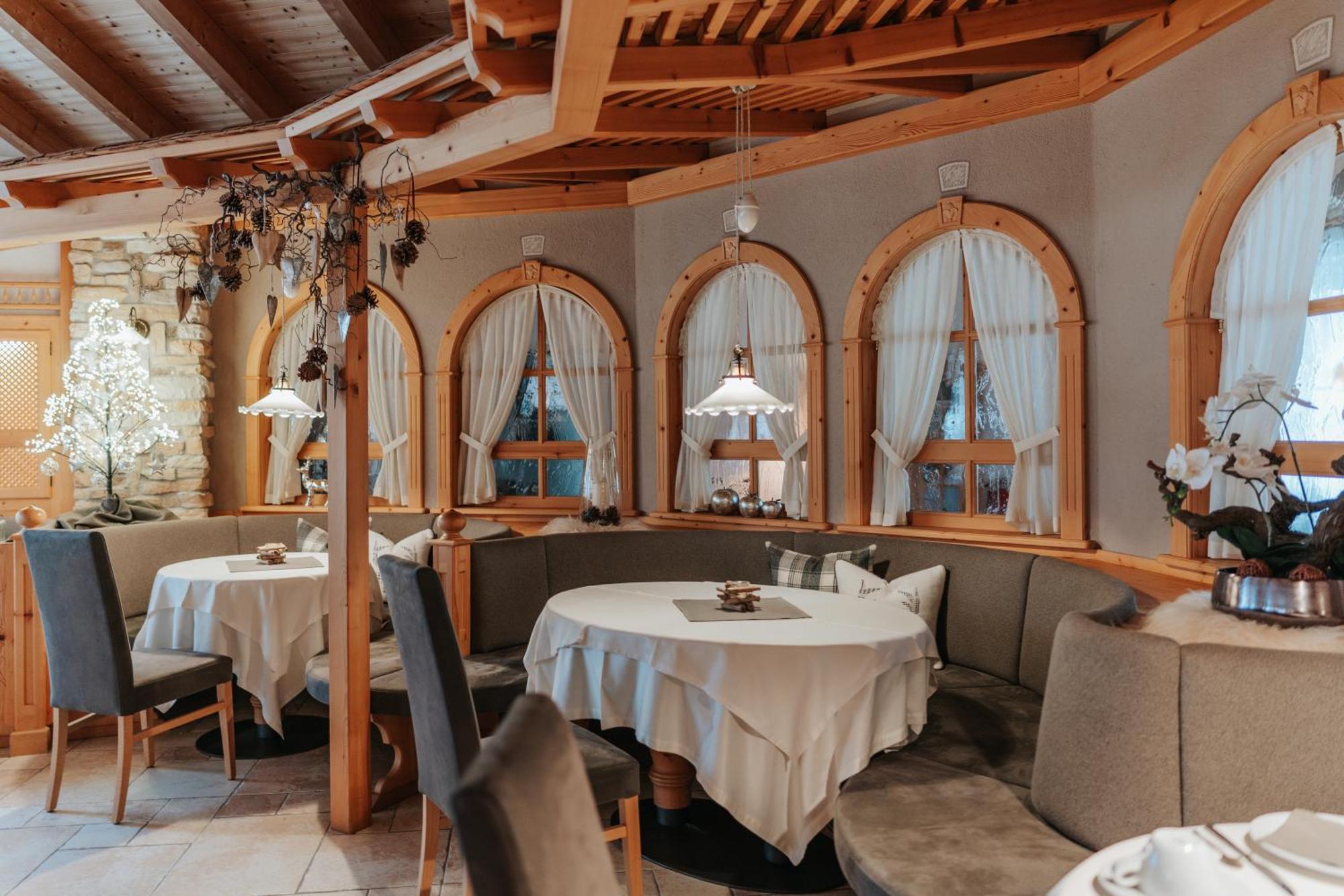 B&B Hotel Mirabel Ortisei Kültér fotó